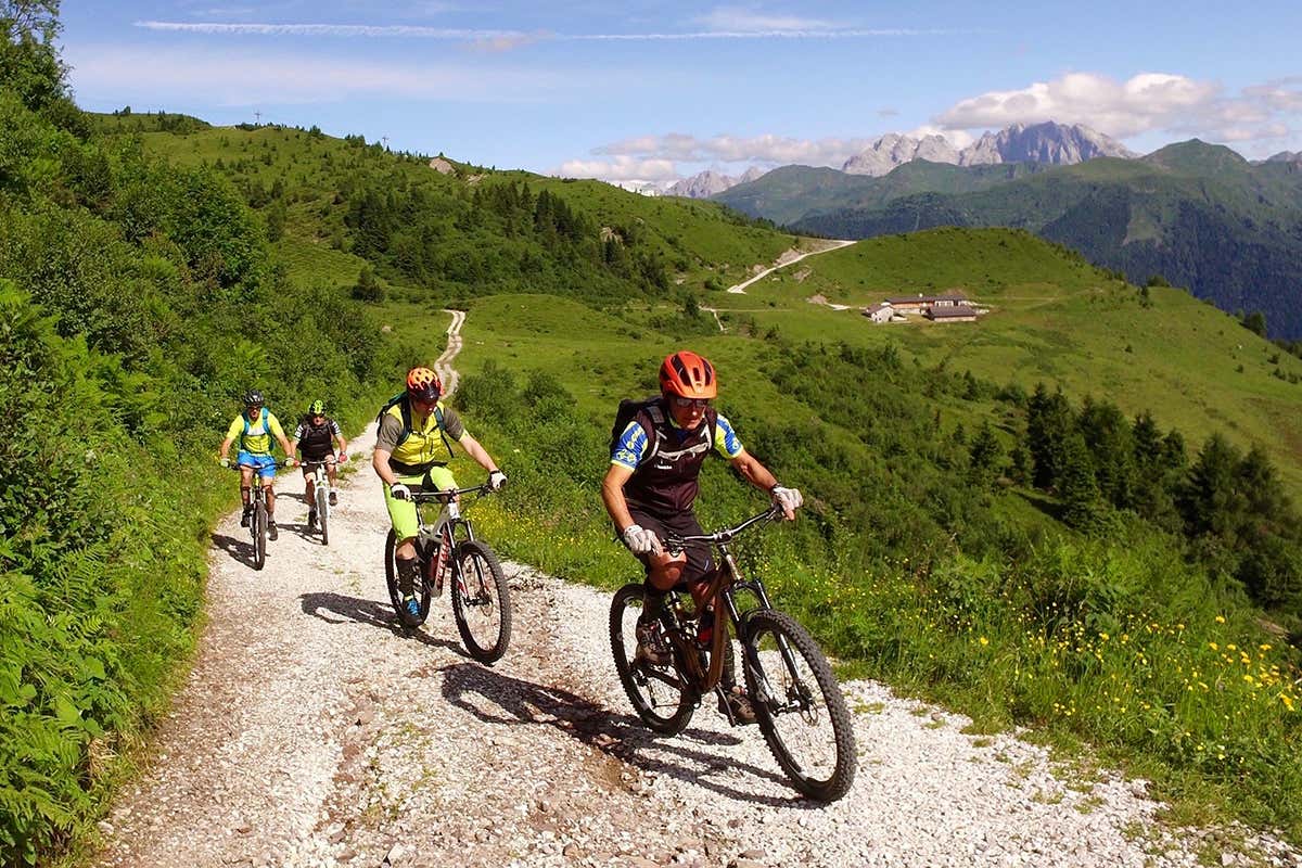 In Carnia, il borgo che racconta le tradizioni di un popolo attraverso il legno In Carnia, il borgo che racconta le tradizioni di un popolo attraverso il legno